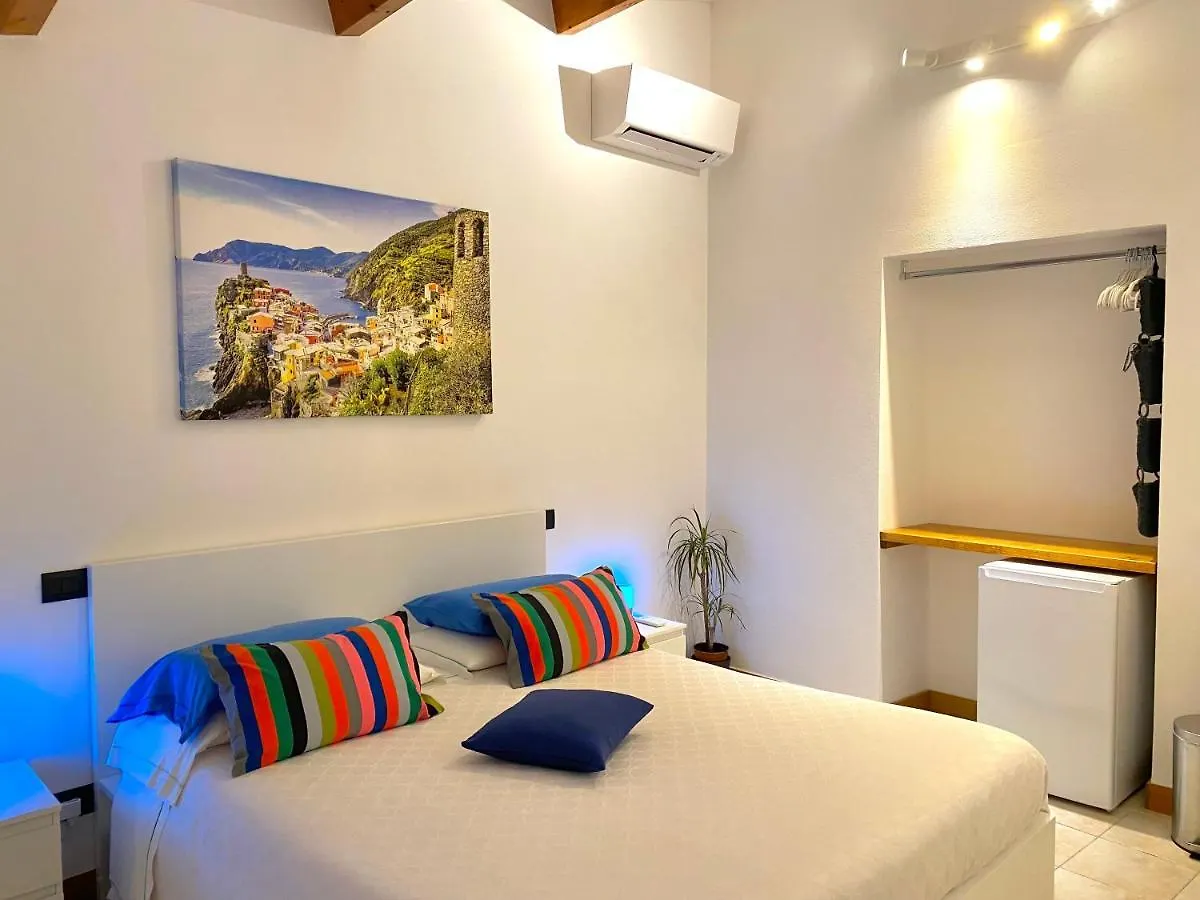 Guest house La Marina Camera Matrimoniale Con Terrazzo Esterno Privato Vista Mare Hotel Vernazza
